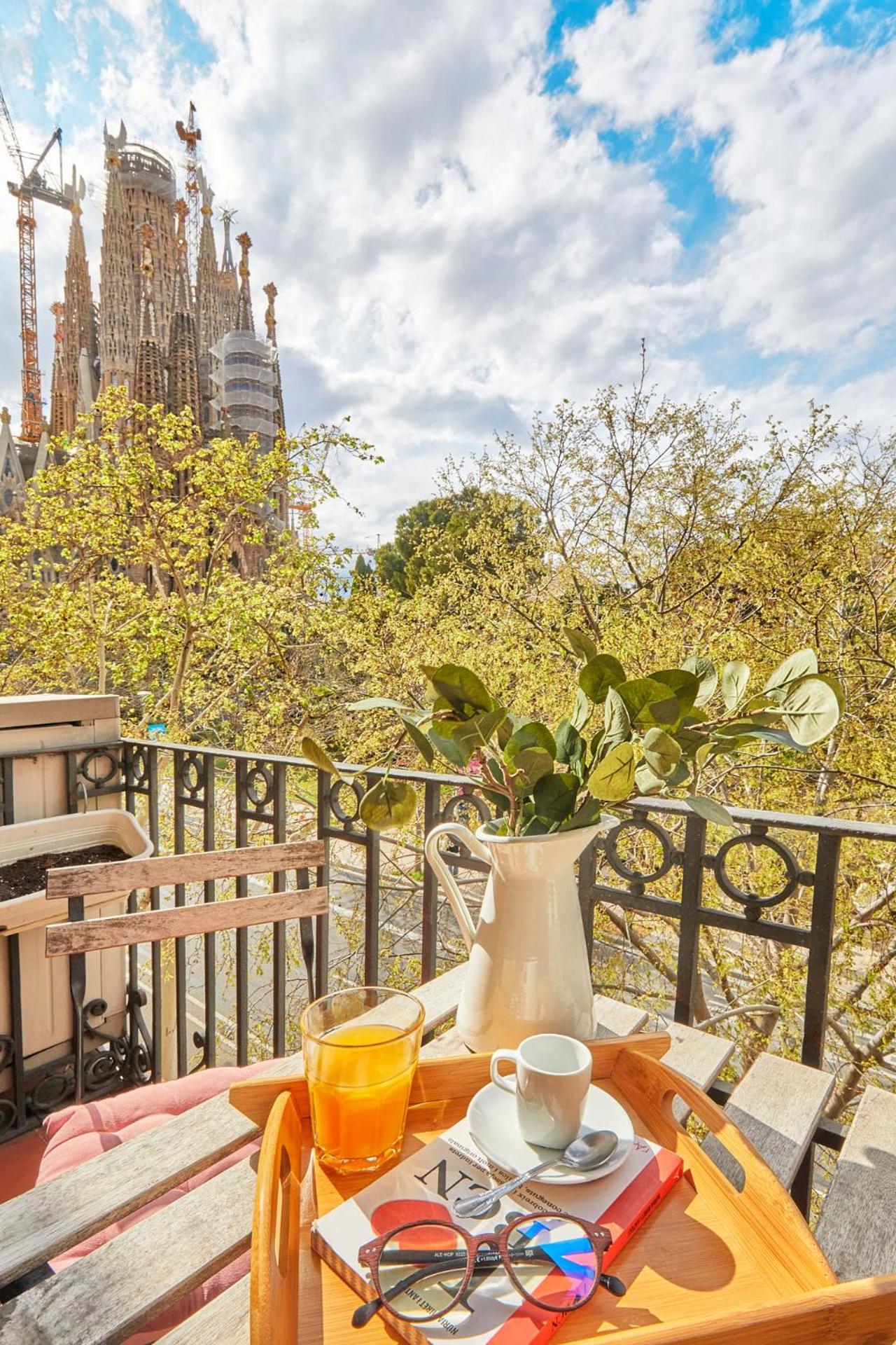 Bbarcelona Sagrada Familia Garden Barselona